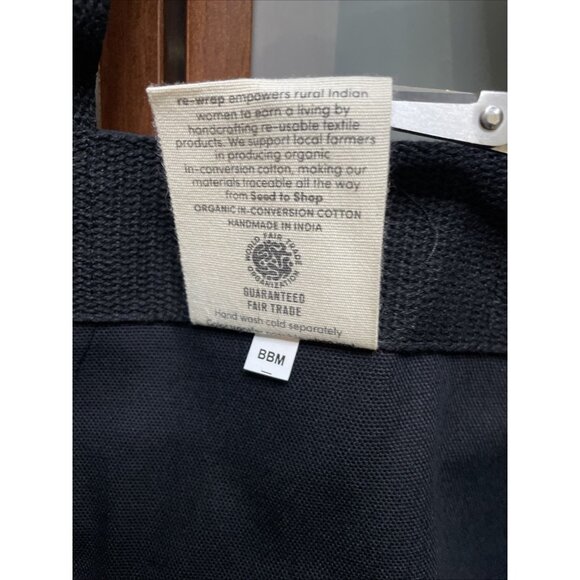 Barnes & Noble Premium Tote Re Wrap Collab Black & Gold Shoulder Book Bag NWOT - Picture 6 of 9